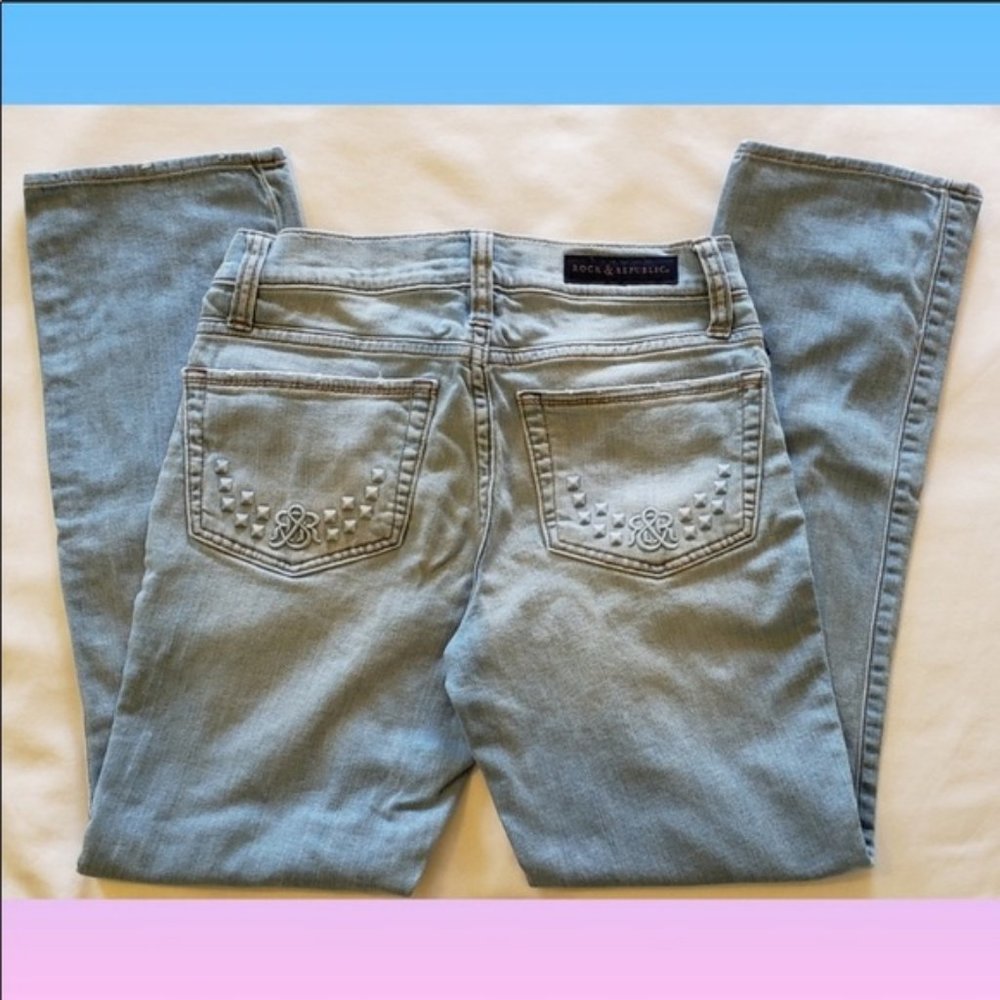 Rock & Republic Distressed Light Wash Crop Jeans